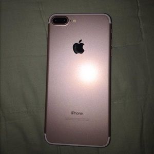 NEW IPHONE 7 PLUS NO CRACKS OR SCRATCHES